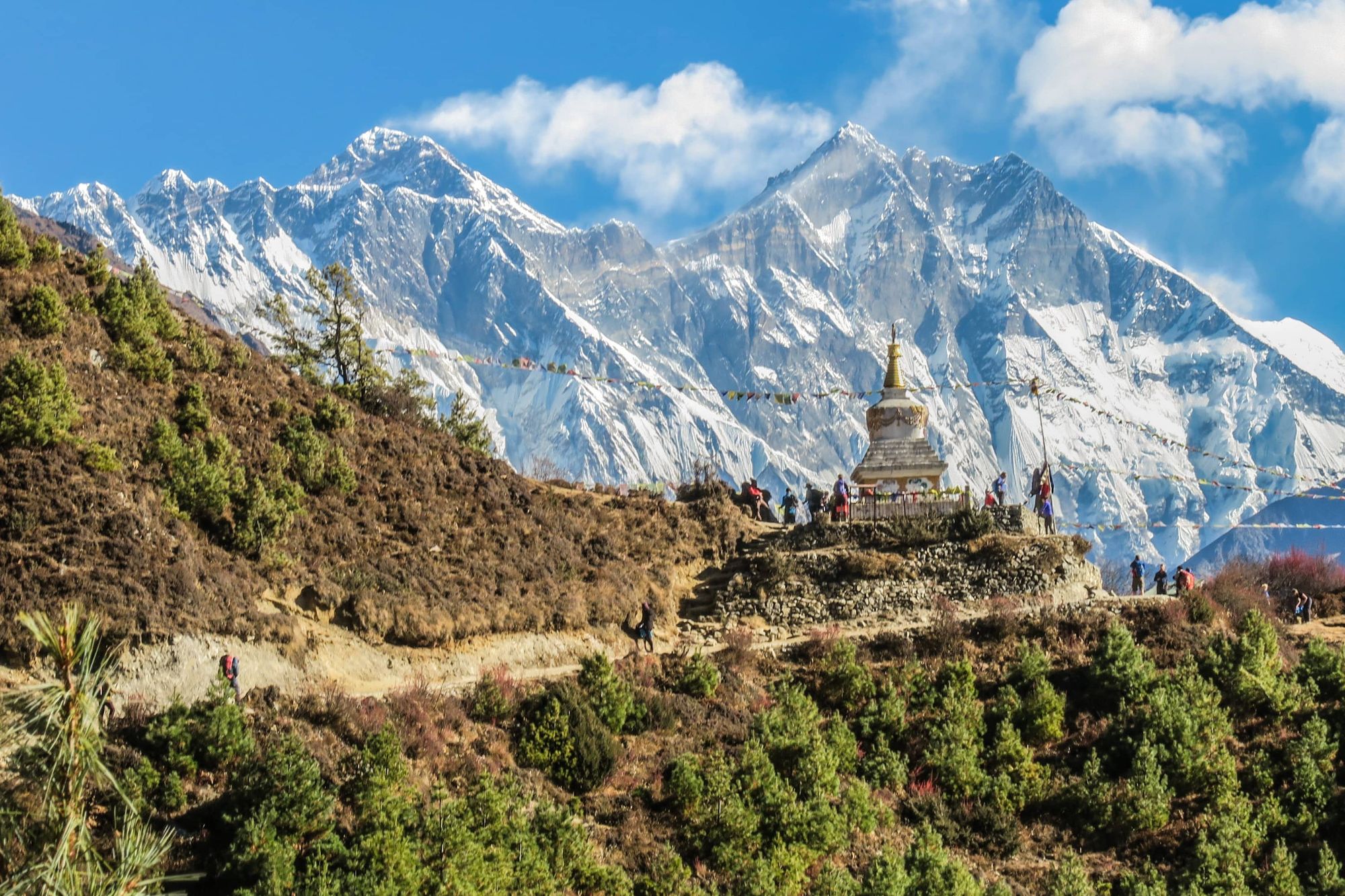 Montagnes et sentiers népalais