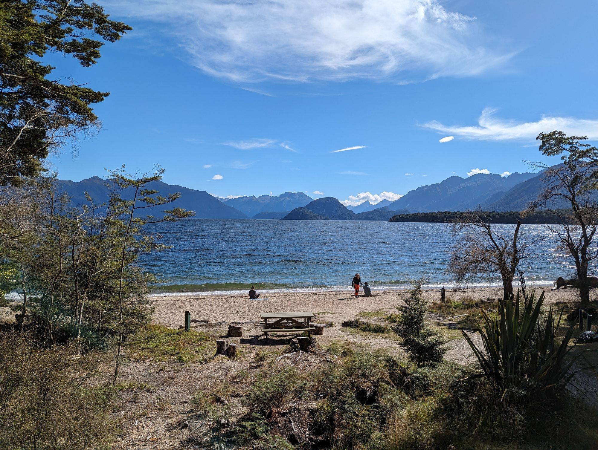 Motoruau hut, sur les rives du lac Manapouri