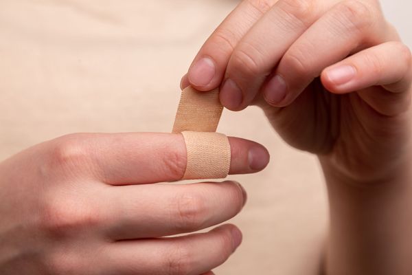 Comment bien préparer sa trousse à pharmacie de voyage ?